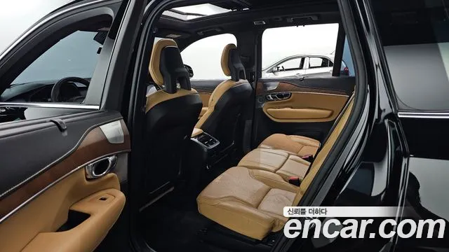 Volvo XC90 2016 thumb 11