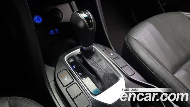 Hyundai Santa Fe 2016 thumb 9