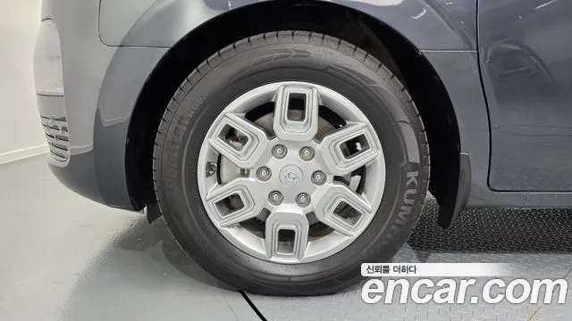 Hyundai Staria 2021 thumb 5