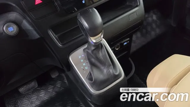 Hyundai Staria 2021 thumb 9