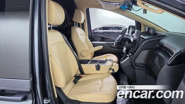 Hyundai Staria 2021 thumb 12