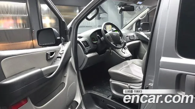 Hyundai Starex 2013 thumb 10