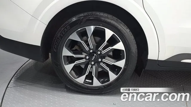 Kia Carnival 2023 thumb 5