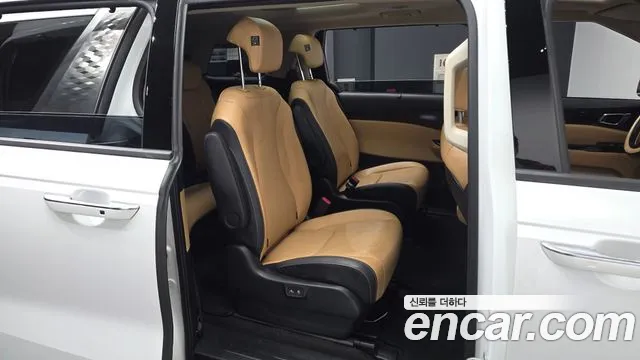 Kia Carnival 2023 thumb 12