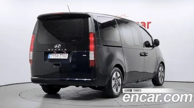 Hyundai Staria 2023 thumb 2