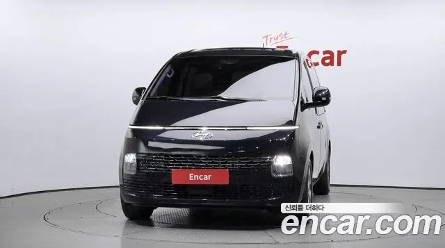 Hyundai Staria 2023 thumb 3