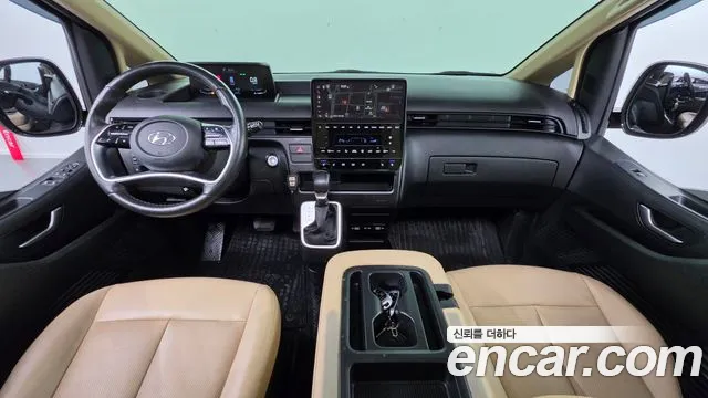 Hyundai Staria 2023 thumb 7