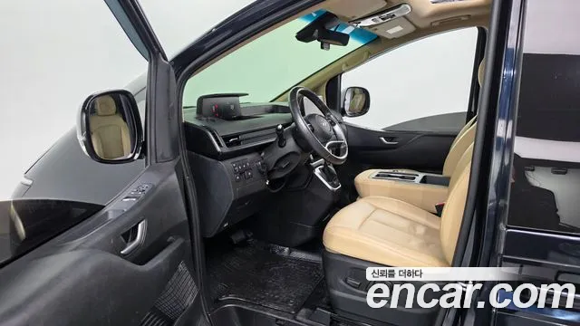 Hyundai Staria 2023 thumb 10