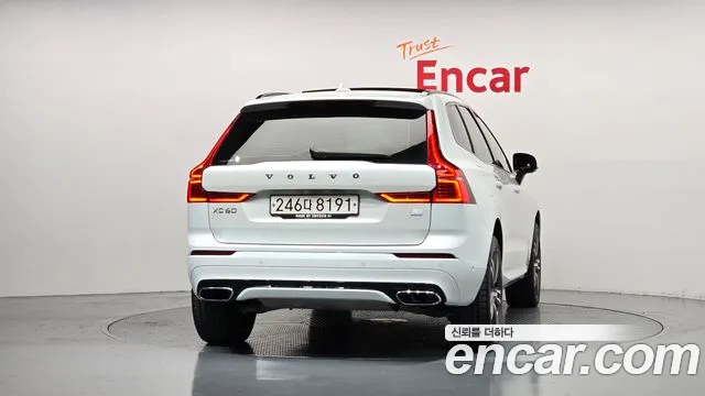 Volvo XC60 2020 thumb 4