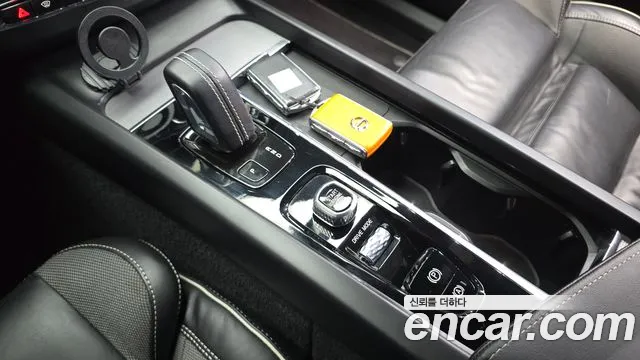 Volvo XC60 2020 thumb 9