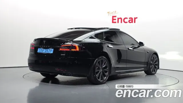 Tesla Model S 2018 thumb 2