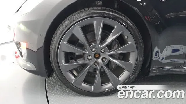 Tesla Model S 2018 thumb 5