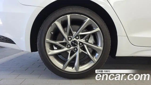 Genesis G70 2024 thumb 5