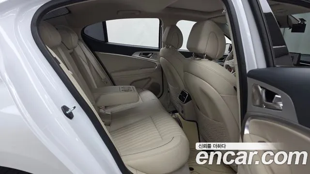Genesis G70 2024 thumb 11