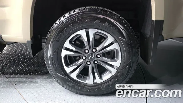 ChevroletGMDaewoo Colorado 2022 thumb 4