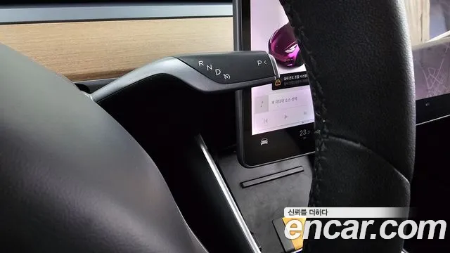Tesla Model 3 2020 thumb 9