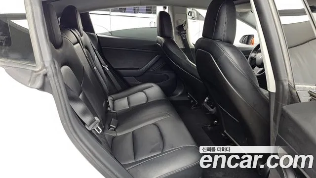 Tesla Model 3 2020 thumb 12