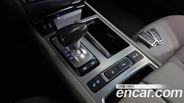Genesis G80 2017 thumb 9