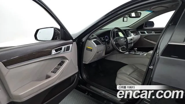 Genesis G80 2017 thumb 10