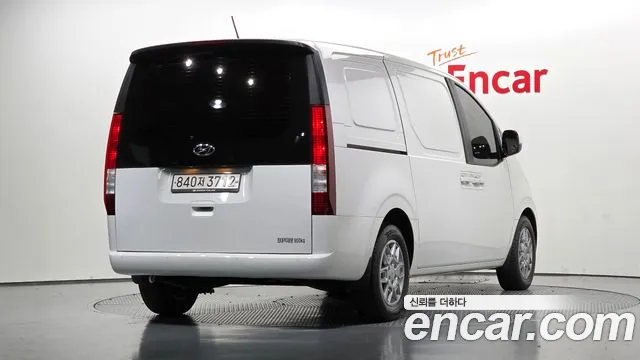 Hyundai Staria 2022 thumb 2