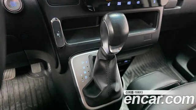 Hyundai Staria 2022 thumb 9