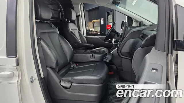 Hyundai Staria 2022 thumb 11