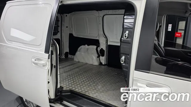 Hyundai Staria 2022 thumb 12