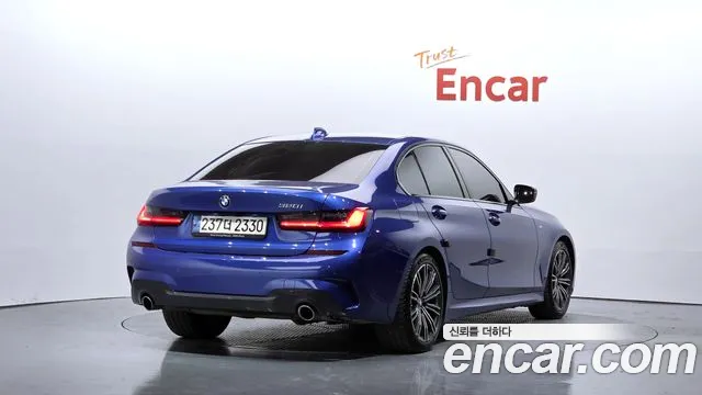 BMW 3-Series 2020 thumb 2
