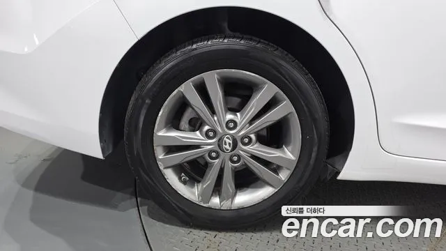 Hyundai Avante 2016 thumb 5