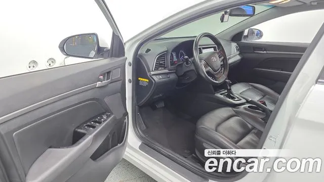 Hyundai Avante 2016 thumb 10