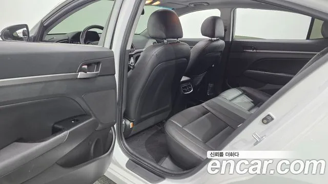 Hyundai Avante 2016 thumb 12