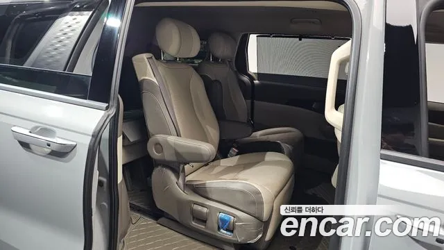 Kia Carnival 2024 thumb 10