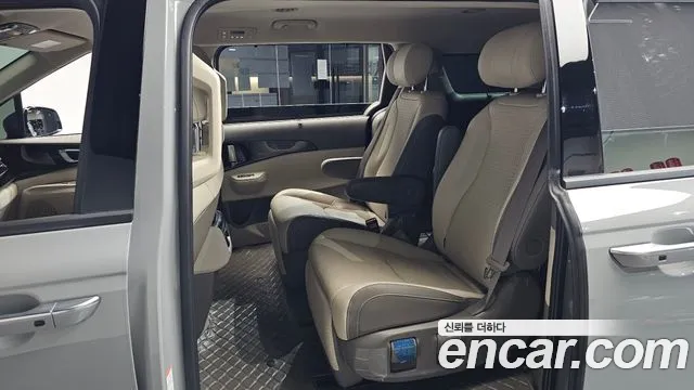 Kia Carnival 2024 thumb 11