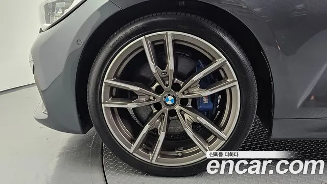 BMW 3-Series 2020 thumb 5