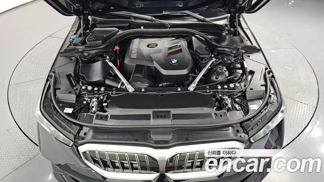 BMW 5-Series 2024 thumb 5