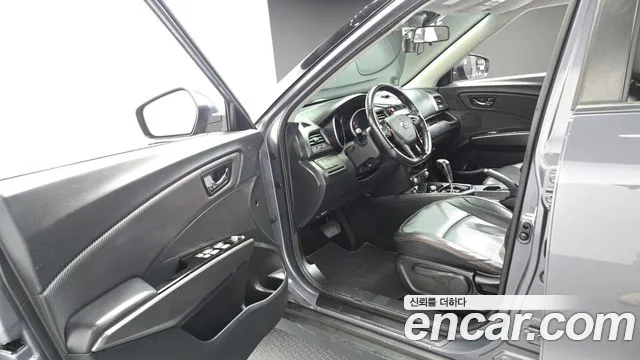 KG_Mobility_Ssangyong TIBOLI 2017 thumb 10