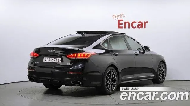 Genesis G80 2017 thumb 2