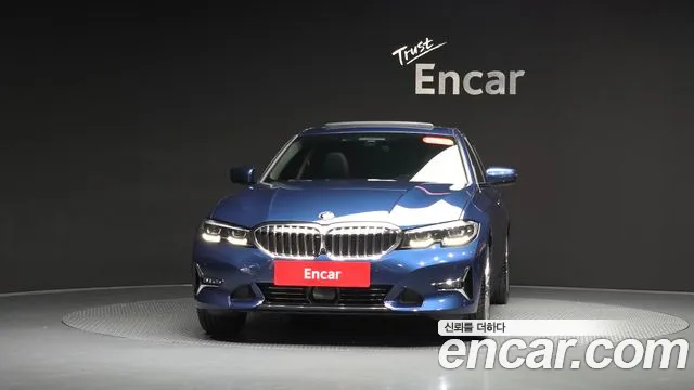 BMW 3-Series 2021 thumb 2