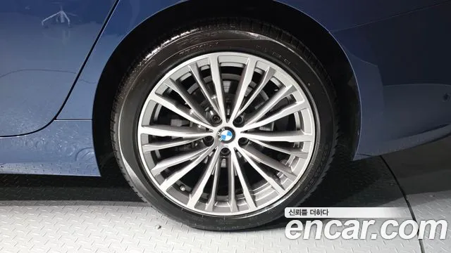 BMW 3-Series 2021 thumb 4