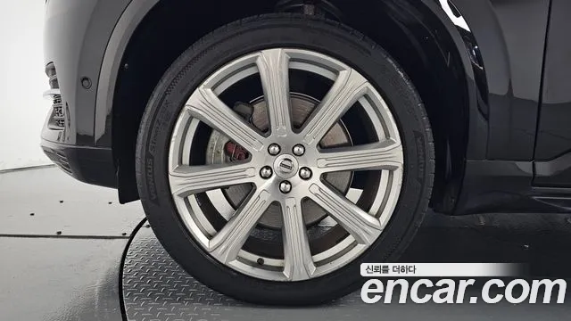 Volvo XC90 2016 thumb 5