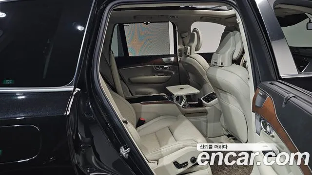 Volvo XC90 2016 thumb 12