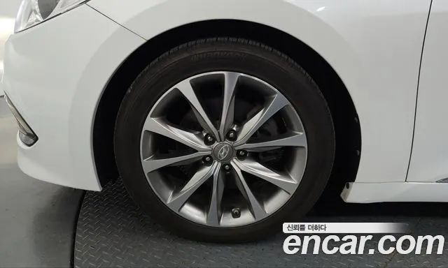 Hyundai Grandeur 2015 thumb 4