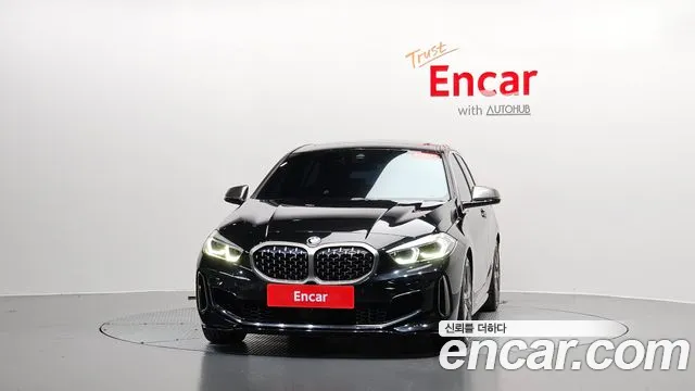 BMW 1-Series 2023 thumb 2