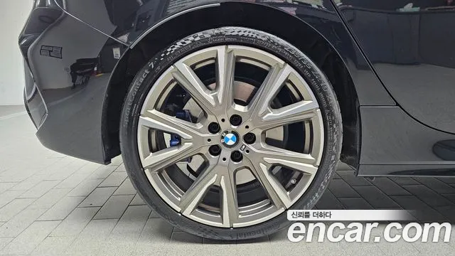 BMW 1-Series 2023 thumb 4