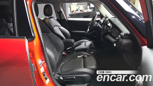 MINI Hatch 2021 thumb 10