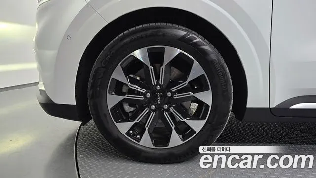 Kia Carnival 2023 thumb 5