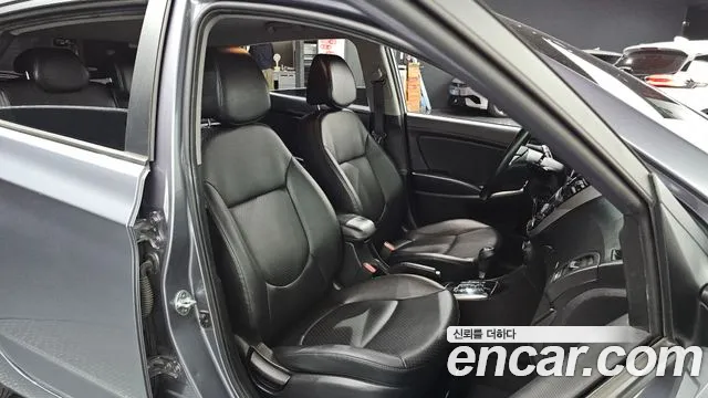 Hyundai Accent 2016 thumb 10