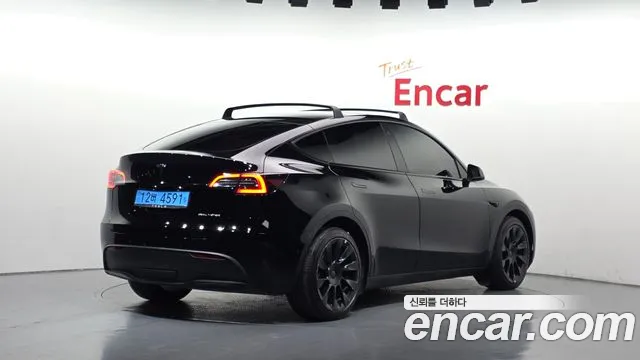 Tesla Model Y 2022 thumb 2