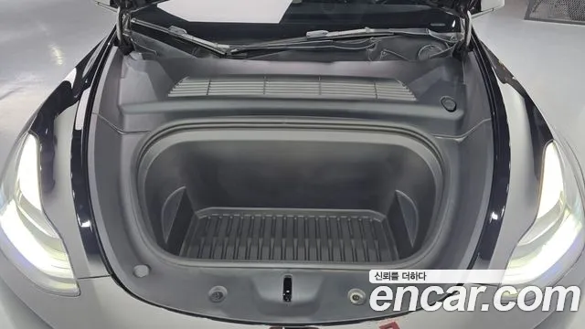 Tesla Model Y 2022 thumb 6