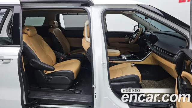 Kia Carnival 2021 thumb 11